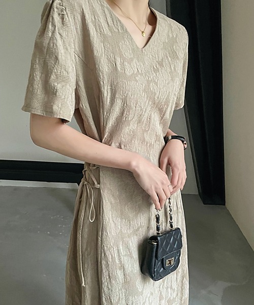 emi+(エミプラス)の「サイド紐 ロングワンピース(ワンピース・レディース・グレー/ベージュ/サックスブルー/ブラック/キャメル/ピンクベージュ・M/L)」の22枚目の写真