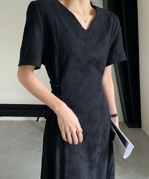 emi+(エミプラス)の「サイド紐 ロングワンピース(ワンピース・レディース・グレー/ベージュ/サックスブルー/ブラック/キャメル/ピンクベージュ・M/L)」の11枚目の写真