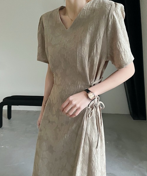 emi+(エミプラス)の「サイド紐 ロングワンピース(ワンピース・レディース・グレー/ベージュ/サックスブルー/ブラック/キャメル/ピンクベージュ・M/L)」の17枚目の写真