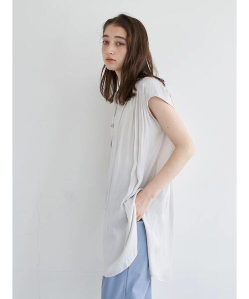 YECCA VECCA(イェッカヴェッカ)の「・ラウンドヘムギャザーロングブラウス(シャツ/ブラウス・レディース・ライトグレー/チャコールグレー/グリーン系その他3/ライトブルー・FREE)」の9枚目の写真