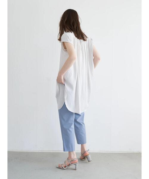 YECCA VECCA(イェッカヴェッカ)の「・ラウンドヘムギャザーロングブラウス(シャツ/ブラウス・レディース・ライトグレー/チャコールグレー/グリーン系その他3/ライトブルー・FREE)」の16枚目の写真