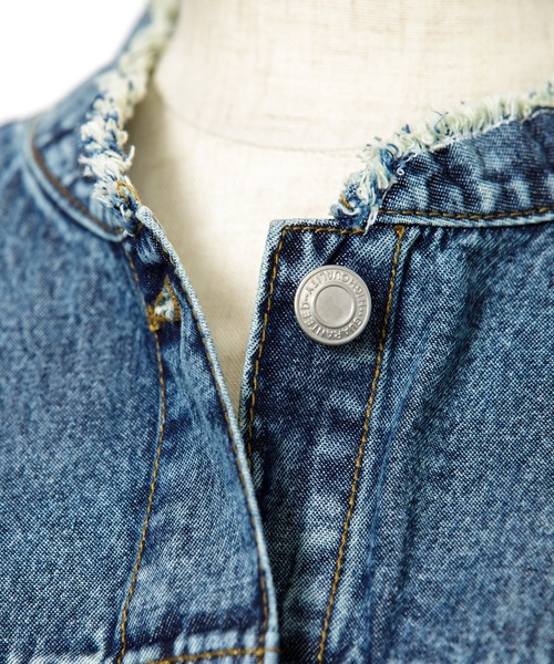 AS KNOW AS PINKY(アズノゥアズピンキー)の「ノーカラBIGデニムジャケット(デニムジャケット・レディース・ブラック系その他/ケミカルウォッシュ・FREE)」の4枚目の写真