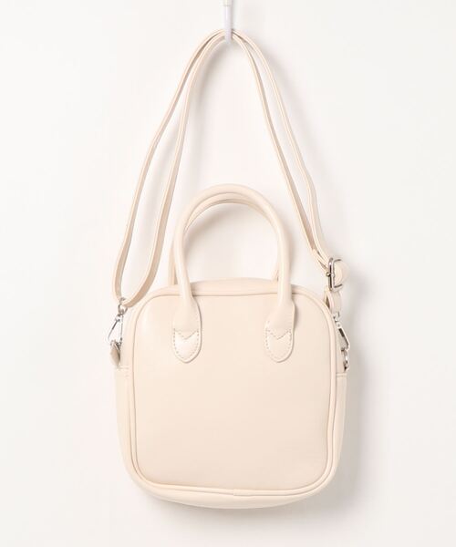 SPINNS(スピンズ)の「【2WAY仕様】フェイクレザーボストンバッグ(ショルダーバッグ・レディース・ブラック/ダークブラウン/グリーン/アイボリー・ONESIZE)」の6枚目の写真