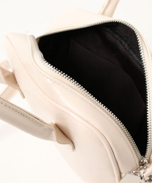 SPINNS(スピンズ)の「【2WAY仕様】フェイクレザーボストンバッグ(ショルダーバッグ・レディース・ブラック/ダークブラウン/グリーン/アイボリー・ONESIZE)」の7枚目の写真