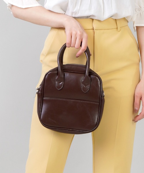 SPINNS(スピンズ)の「【2WAY仕様】フェイクレザーボストンバッグ(ショルダーバッグ・レディース・ブラック/ダークブラウン/グリーン/アイボリー・ONESIZE)」の3枚目の写真