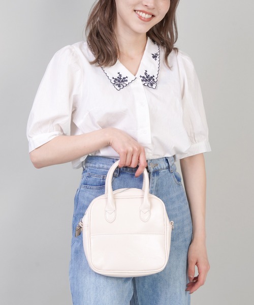 SPINNS(スピンズ)の「【2WAY仕様】フェイクレザーボストンバッグ(ショルダーバッグ・レディース・ブラック/ダークブラウン/グリーン/アイボリー・ONESIZE)」の9枚目の写真