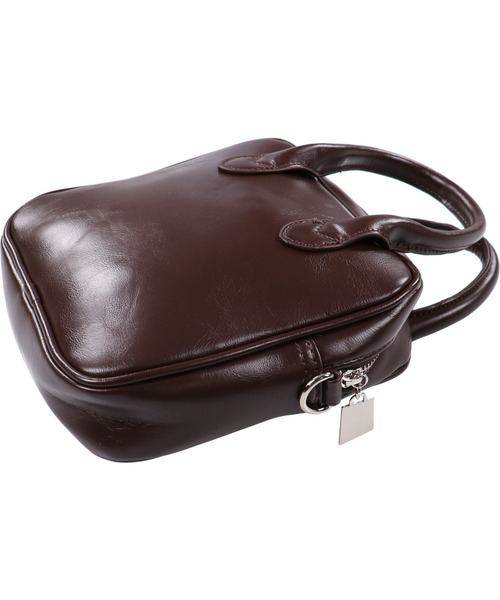 SPINNS(スピンズ)の「【2WAY仕様】フェイクレザーボストンバッグ(ショルダーバッグ・レディース・ブラック/ダークブラウン/グリーン/アイボリー・ONESIZE)」の19枚目の写真