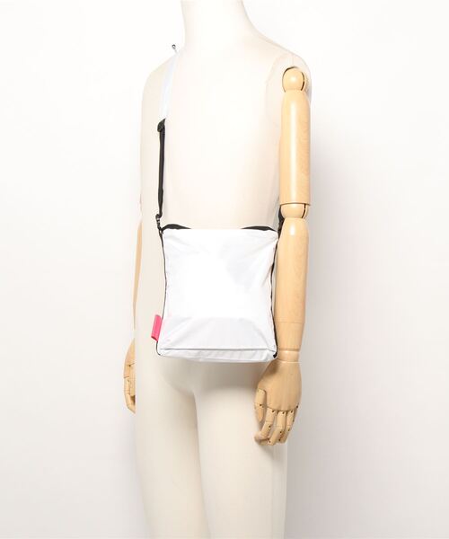 CONNA DESIGN（コンナデザイン）の「【CONNA DESIGN/コンナデザイン】別注Water Repellent Packable Sacoche パッカブルサコッシュ（ショルダーバッグ・メンズ・ホワイト/ブラック/イエロー・FREE）」の4枚目の写真