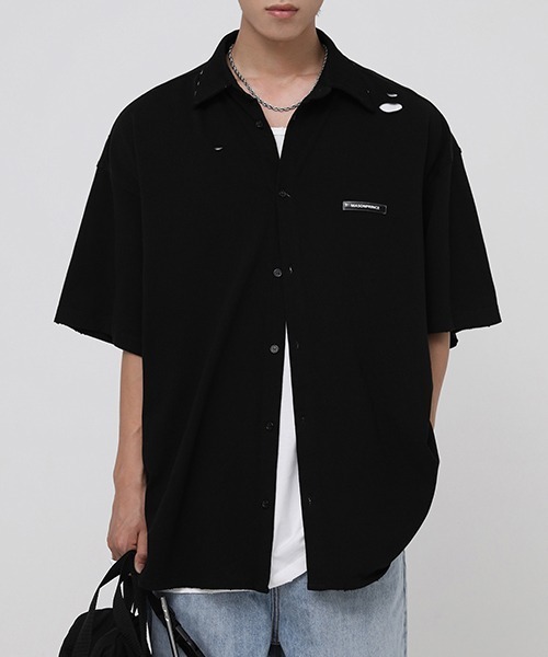 MASONPRINCE(メイソンプリンス)の「【MASONPRINCE】Damage processing one point logo shirt DT3059(シャツ/ブラウス・メンズ・ホワイト/ブラック・L/M/S/XL)」の2枚目の写真