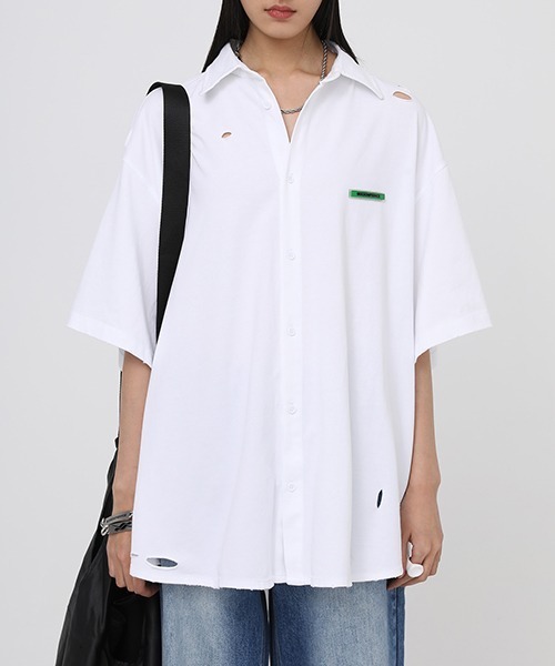 MASONPRINCE(メイソンプリンス)の「【MASONPRINCE】Damage processing one point logo shirt DT3059(シャツ/ブラウス・メンズ・ホワイト/ブラック・L/M/S/XL)」の3枚目の写真