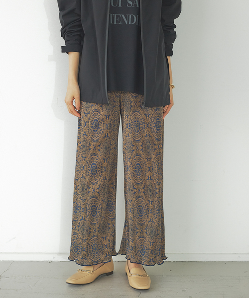 abahouse mavie（アバハウスマヴィ）の「クリスタルプリーツパンツ（その他パンツ・レディース・ブラック/ラベンダー/オフホワイト/ライム/アイボリー/ネイビー/ブラック系その他・フリー）」の6枚目の写真