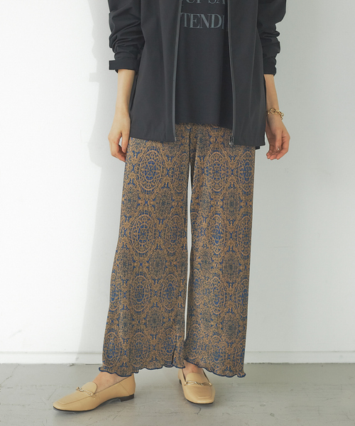 abahouse mavie（アバハウスマヴィ）の「クリスタルプリーツパンツ（その他パンツ・レディース・ブラック/ラベンダー/オフホワイト/ライム/アイボリー/ネイビー/ブラック系その他・フリー）」の15枚目の写真