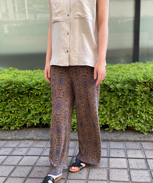 abahouse mavie（アバハウスマヴィ）の「クリスタルプリーツパンツ（その他パンツ・レディース・ブラック/ラベンダー/オフホワイト/ライム/アイボリー/ネイビー/ブラック系その他・フリー）」の13枚目の写真