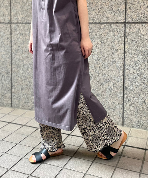 abahouse mavie（アバハウスマヴィ）の「クリスタルプリーツパンツ（その他パンツ・レディース・ブラック/ラベンダー/オフホワイト/ライム/アイボリー/ネイビー/ブラック系その他・フリー）」の9枚目の写真