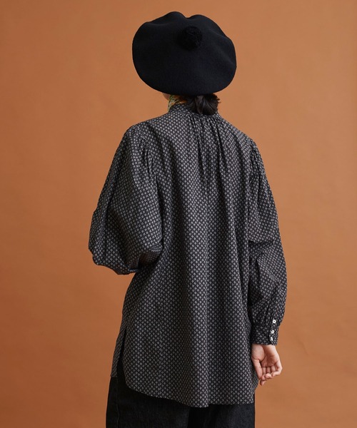 Malle（マル）の「malle コットンポプリン　小花プリント　大きなシャツ（シャツ/ブラウス・レディース・ブラック・FREE）」の21枚目の写真