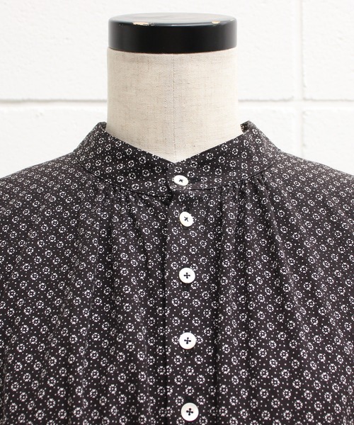 Malle（マル）の「malle コットンポプリン　小花プリント　大きなシャツ（シャツ/ブラウス・レディース・ブラック・FREE）」の20枚目の写真