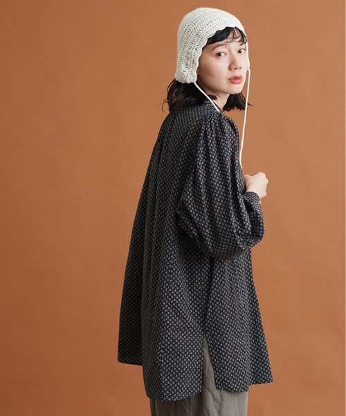 Malle（マル）の「malle コットンポプリン　小花プリント　大きなシャツ（シャツ/ブラウス・レディース・ブラック・FREE）」の7枚目の写真