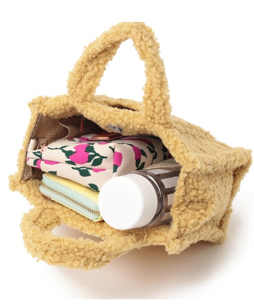 LITTLE ACCESSORIES（リトルアクセサリーズ）の「もこもこ素材の2WAYミニトート（ショルダーバッグ・レディース・ベージュ/ピンク/イエロー/ブルー/アイボリー・フリー）」の10枚目の写真