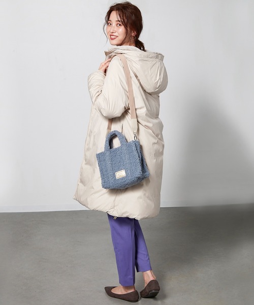 LITTLE ACCESSORIES（リトルアクセサリーズ）の「もこもこ素材の2WAYミニトート（ショルダーバッグ・レディース・ベージュ/ピンク/イエロー/ブルー/アイボリー・フリー）」の14枚目の写真