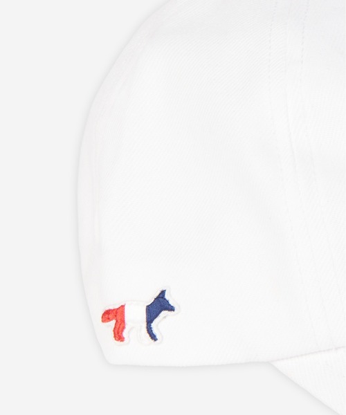Maison Kitsune（メゾンキツネ）の「TRICOLOR FOX 6P CAP（キャップ・メンズ・ホワイト/ネイビー・U）」の4枚目の写真