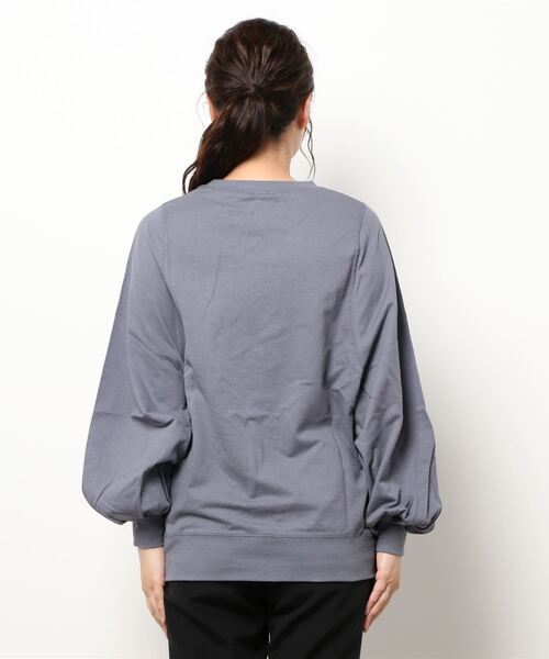 Q（キュー）の「ミニ裏毛ボリュームスリーブトレーナー（スウェット・レディース・ライトブルー/キャメル・MEDIUM）」の8枚目の写真