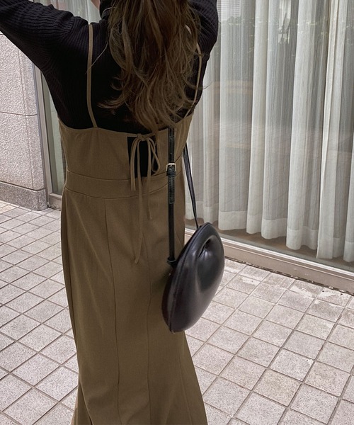 LAUIR(ラウアー)の「キャミソールワンピース(ワンピース・レディース・ブラック・X-LARGE)」の2枚目の写真