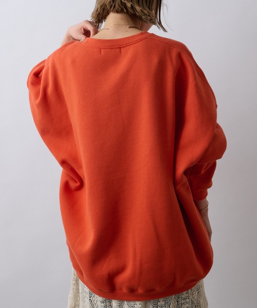 CIAOPANIC TYPY(チャオパニックティピー)の「【ZOZOTOWN限定】ユニセックスビッグシルエットクルーネックカレッジスウェット/裏起毛(スウェット・メンズ・ライトグレー/ネイビー/オレンジ/アイボリー・M/L)」の19枚目の写真