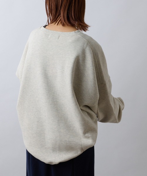 CIAOPANIC TYPY(チャオパニックティピー)の「【ZOZOTOWN限定】ユニセックスビッグシルエットクルーネックカレッジスウェット/裏起毛(スウェット・メンズ・ライトグレー/ネイビー/オレンジ/アイボリー・M/L)」の13枚目の写真