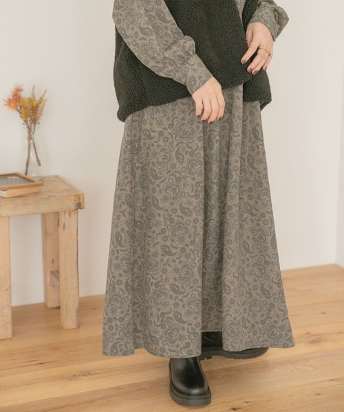 ITEMS URBANRESEARCH（アイテムズ アーバンリサーチ）の「ペイズリーロングワンピース（ワンピース・レディース・ブラック/ブラウン/カーキ・FREE）」の22枚目の写真