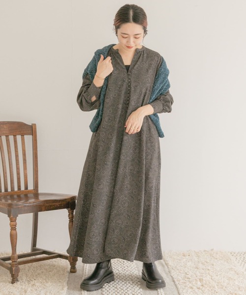 ITEMS URBANRESEARCH（アイテムズ アーバンリサーチ）の「ペイズリーロングワンピース（ワンピース・レディース・ブラック/ブラウン/カーキ・FREE）」の4枚目の写真