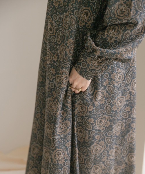 ITEMS URBANRESEARCH（アイテムズ アーバンリサーチ）の「ペイズリーロングワンピース（ワンピース・レディース・ブラック/ブラウン/カーキ・FREE）」の12枚目の写真
