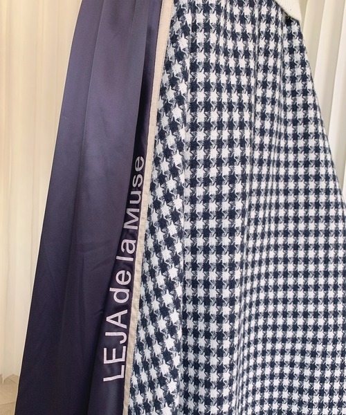 Leja(レジャ)の「千鳥柄サテン切り替え ロゴ入り ウェストゴム Aラインフレアマキシ丈スカート(スカート・レディース・ネイビー・FREE)」の8枚目の写真