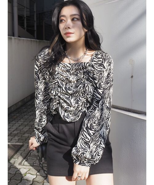 EVRIS（エヴリス）の「シャーリングショートトップス（シャツ/ブラウス・レディース・グリーン/その他1/ブラック・FREE）」の3枚目の写真