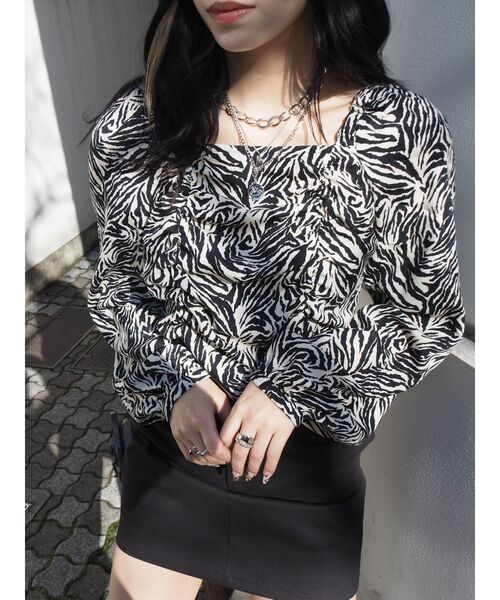 EVRIS（エヴリス）の「シャーリングショートトップス（シャツ/ブラウス・レディース・グリーン/その他1/ブラック・FREE）」の7枚目の写真