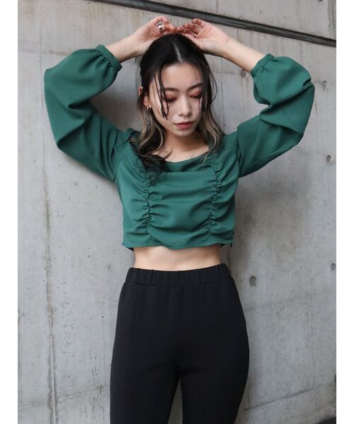 EVRIS（エヴリス）の「シャーリングショートトップス（シャツ/ブラウス・レディース・グリーン/その他1/ブラック・FREE）」の22枚目の写真