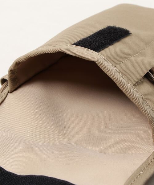 Dickies(ディッキーズ)の「【DICKIES/ディッキーズ】874チノと同じTCツイル素材を使用したネックポーチ ショルダーバッグ(ショルダーバッグ・メンズ・ブラック/チャコールグレー/ベージュ・FREE)」の6枚目の写真