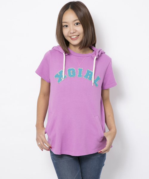 X-girl（エックスガール）の「【NYLON5月号掲載】ARCH LOGO SWEAT TUNIC（パーカー・レディース・アッシュ/ピンク/ブルー/ネイビー・1/2）」の4枚目の写真