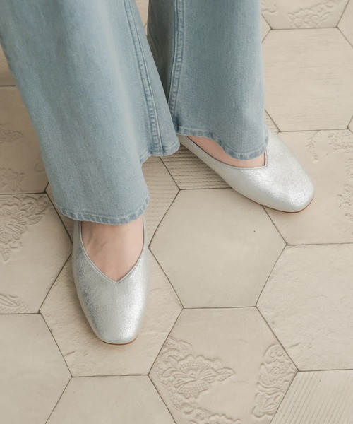 URBAN RESEARCH DOORS（アーバンリサーチドアーズ）の「メタリックパンプス（パンプス・レディース・シルバー/ゴールド・38/36/37）」の3枚目の写真