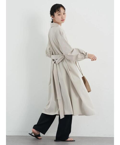 earth music&ecology（アースミュージックアンドエコロジー）の「ロングシャツワンピース（ワンピース・レディース・イエロー/ライトベージュ/ライトカーキ・FREE）」の4枚目の写真