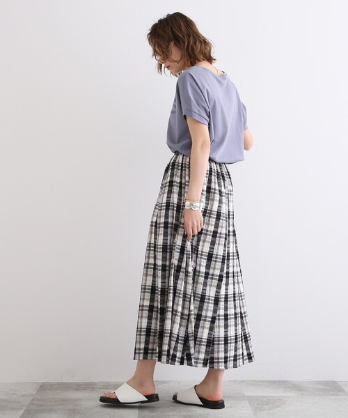 INDIVI（インディヴィ）の「◆【接触冷感/コットン100%】スムース ドルマンロゴTシャツ（Tシャツ/カットソー・レディース・ホワイト/ブラック/ベビーピンク/パープル系4・38/34/05/13/15 ）」の7枚目の写真