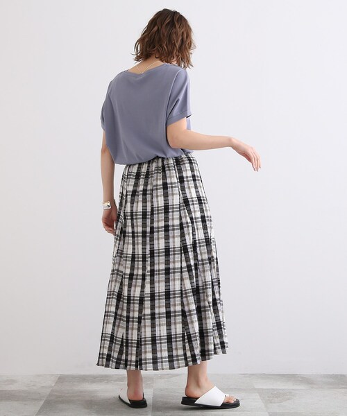 INDIVI（インディヴィ）の「◆【接触冷感/コットン100%】スムース ドルマンロゴTシャツ（Tシャツ/カットソー・レディース・ホワイト/ブラック/ベビーピンク/パープル系4・38/34/05/13/15 ）」の6枚目の写真