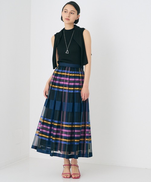 ANAYI(アナイ)の「アセテートポリエステルノースリ プルオーバー <手洗い可>(ニット/セーター・レディース・ブラック/ダークグリーン/ミント・38/36)」の18枚目の写真