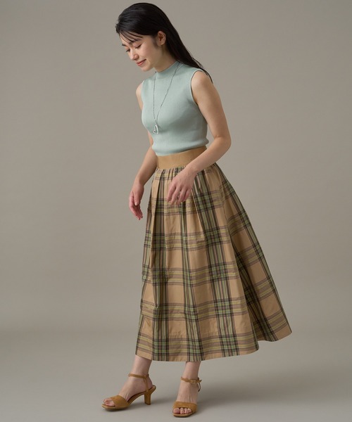 ANAYI(アナイ)の「アセテートポリエステルノースリ プルオーバー <手洗い可>(ニット/セーター・レディース・ブラック/ダークグリーン/ミント・38/36)」の12枚目の写真