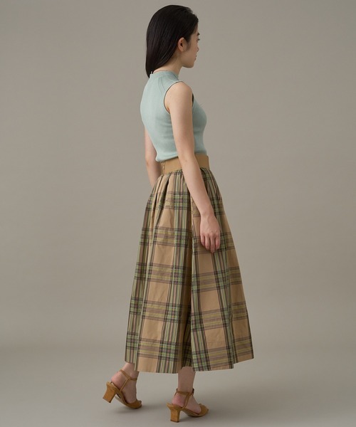 ANAYI(アナイ)の「アセテートポリエステルノースリ プルオーバー <手洗い可>(ニット/セーター・レディース・ブラック/ダークグリーン/ミント・38/36)」の10枚目の写真