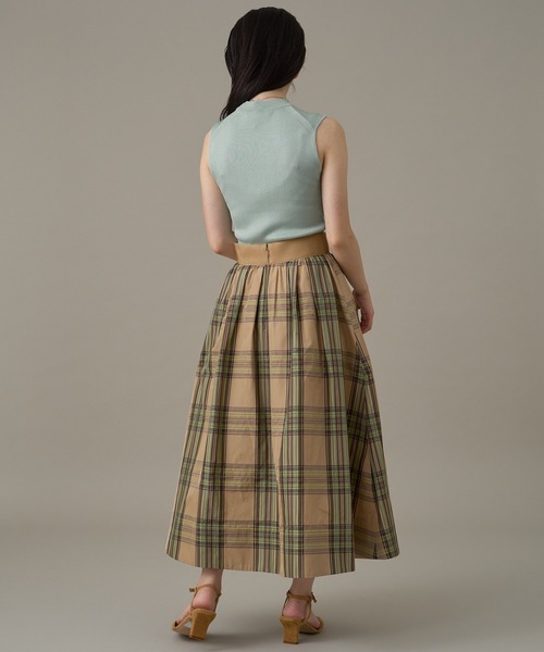 ANAYI(アナイ)の「アセテートポリエステルノースリ プルオーバー <手洗い可>(ニット/セーター・レディース・ブラック/ダークグリーン/ミント・38/36)」の9枚目の写真