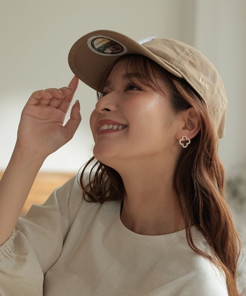 at.(アット)の「【at.】フラワーピアス・イヤリング(ピアス(両耳用)・レディース・ゴールド/ゴールド系その他・FREE)」の9枚目の写真