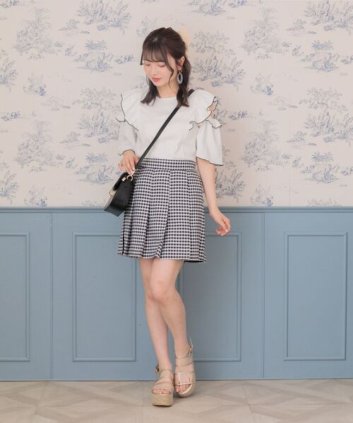 ems excite（エムズエキサイト）の「肩あきフリルテレコCT（Tシャツ/カットソー・レディース・ブラック/パープル/オフホワイト・FREE）」の7枚目の写真