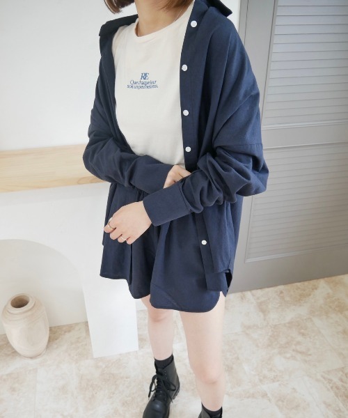 Reurie'（レウリィ）の「リネン混オーバーサイズシャツ（セットアップ対応）（シャツ/ブラウス・レディース・ベージュ/ネイビー・FREE）」の2枚目の写真