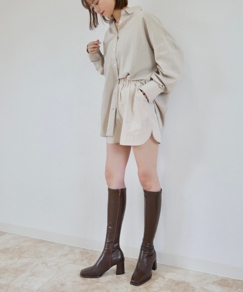 Reurie'（レウリィ）の「リネン混オーバーサイズシャツ（セットアップ対応）（シャツ/ブラウス・レディース・ベージュ/ネイビー・FREE）」の9枚目の写真