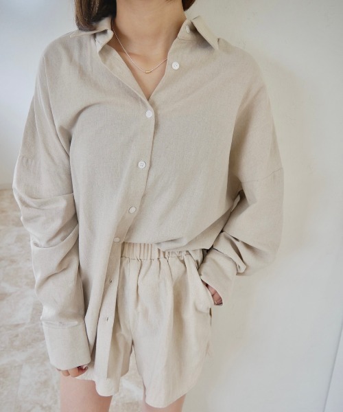 Reurie'（レウリィ）の「リネン混オーバーサイズシャツ（セットアップ対応）（シャツ/ブラウス・レディース・ベージュ/ネイビー・FREE）」の3枚目の写真